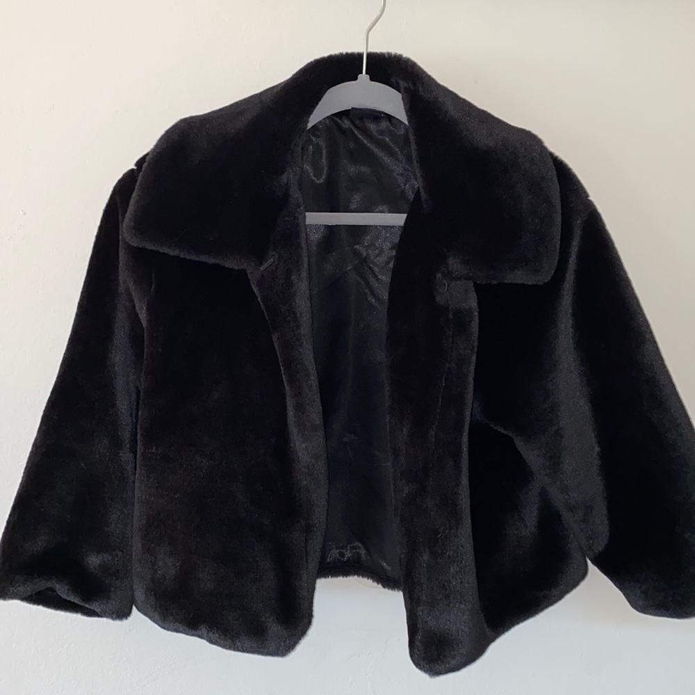 Black fuzzy cropped jacket